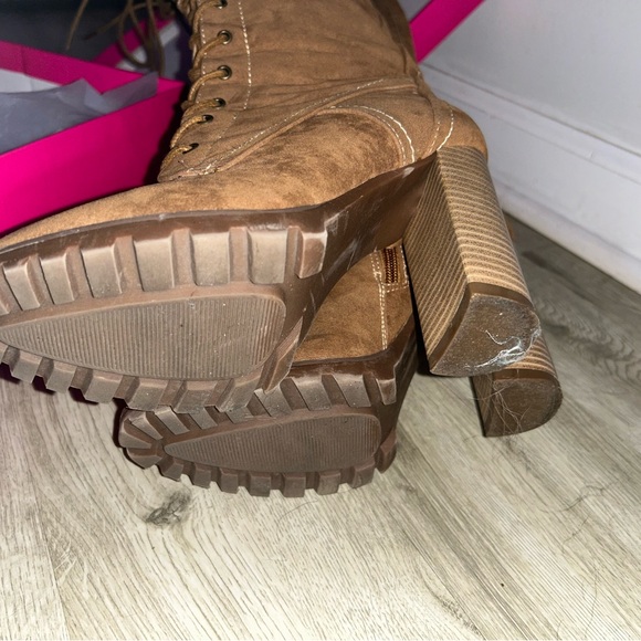 Size 8.5 Boots SHOEDAZZLE - Picture 4 of 8